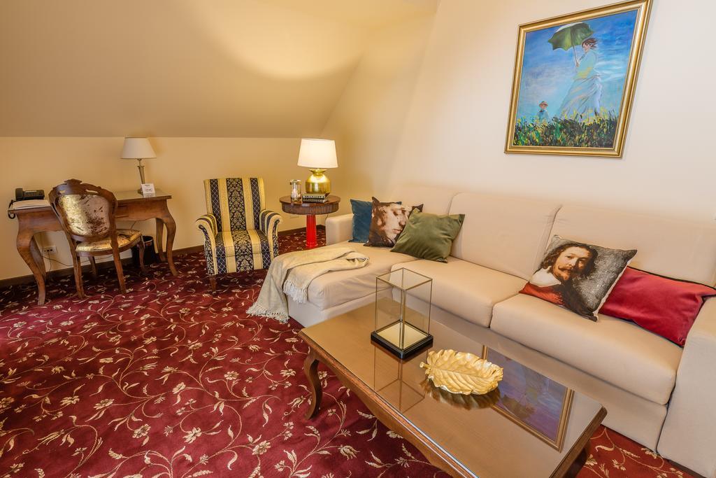 Hotel Boutique Belvedere Сіная Екстер'єр фото